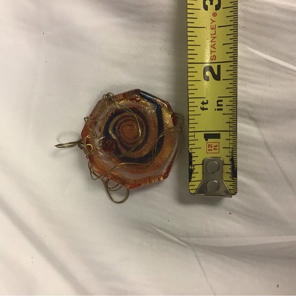 More art glass. This piece is without a pin for brooch. Brass wiring. - Picture 4 of 11